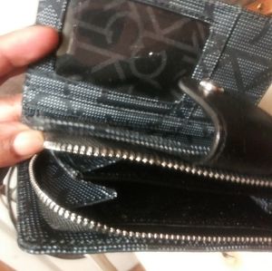 Women's NWT Calvin Klein Bifold Wallet - Black